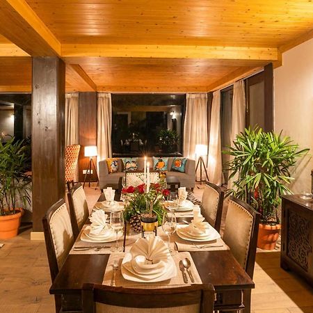 Stayvista At The Winter Line With Complimentary Breakfast Касаули Экстерьер фото